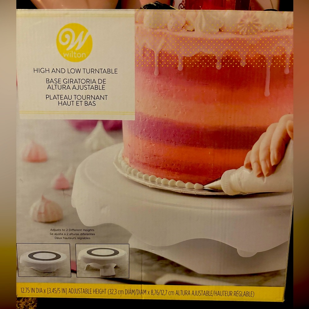 Wilton Adjustable Cake Turntable - high and low